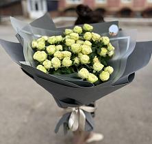 Букет Белые кустовые розы Солинеро в Горбунки