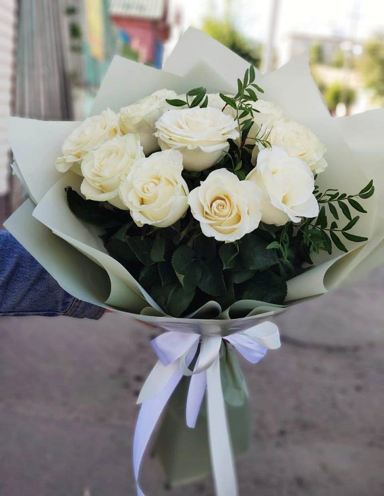 Букет Белые розы Проуд в Горбунки