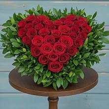 Цветочная композиция из Розы в виде сердца в Горбунки