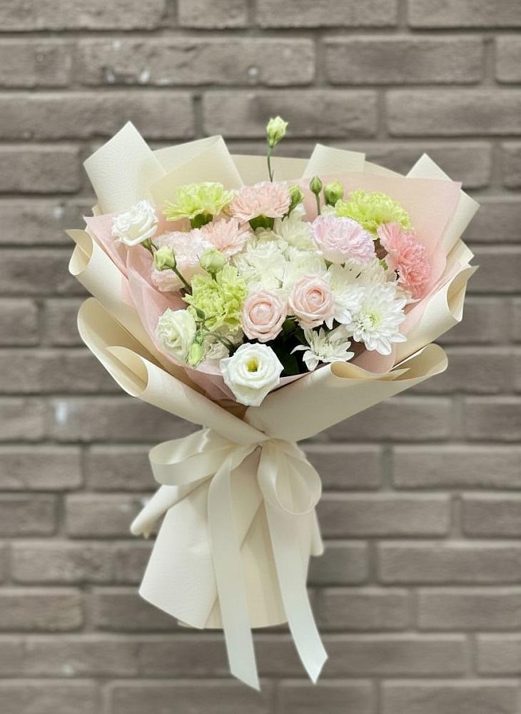 Букет цветов из: Гвоздики, Розы, Лизиантусы и Хризантемы в Горбунки