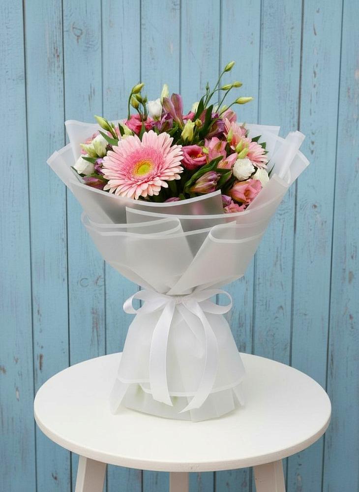 Букет цветов из: Герберы, Альстромерии и Лизиантусы в Горбунки