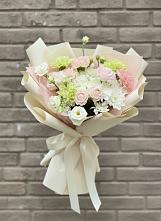 Букет цветов из:  Гвоздики, Розы, Лизиантусы и Хризантемы в Горбунки