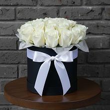 Цветочная композиция из Розы в шляпной коробке в Горбунки